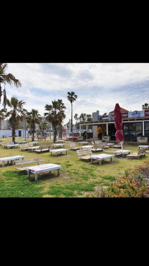 אירוח על הים Lägenhet Haifa Exteriör bild