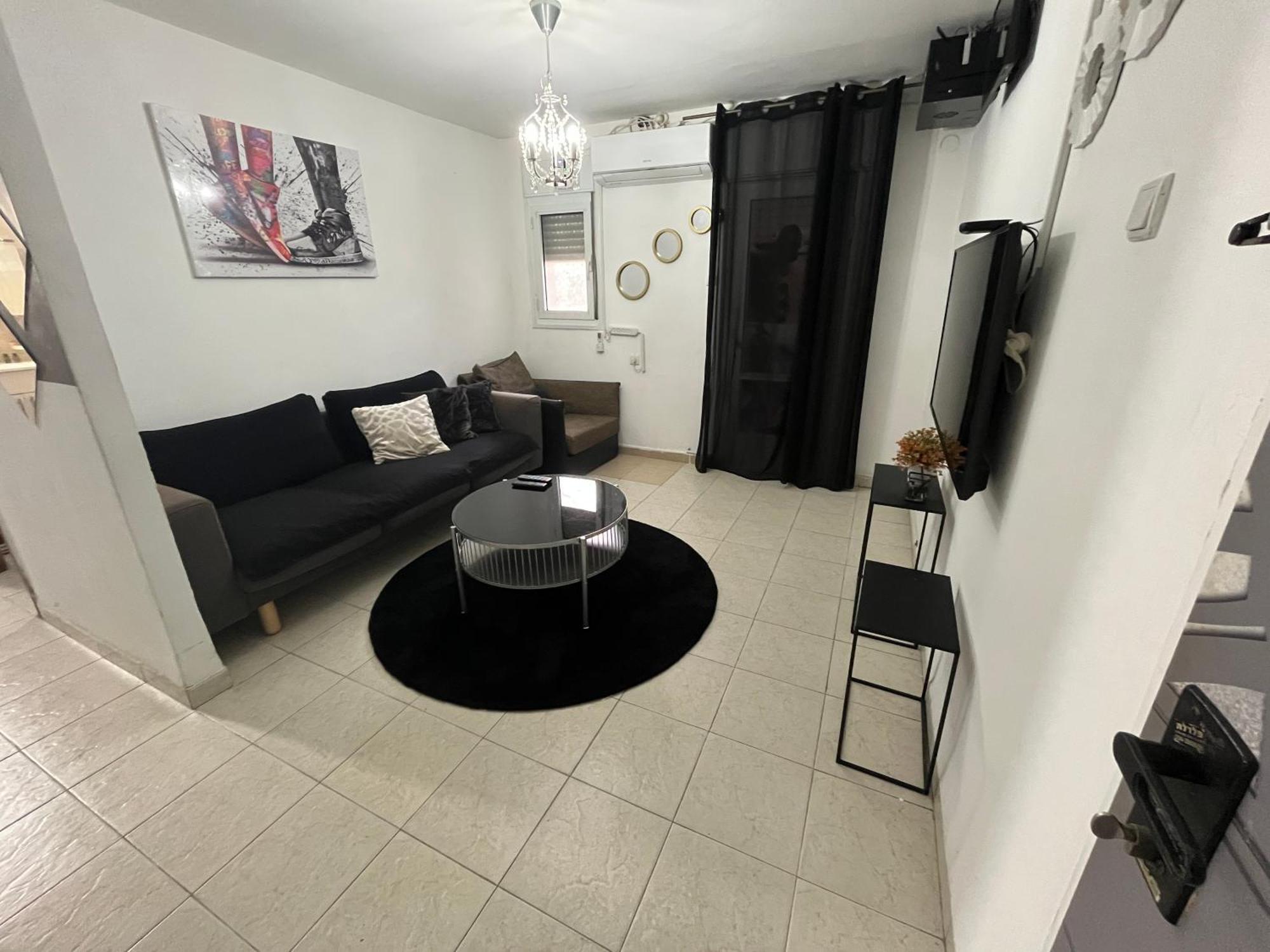 אירוח על הים Lägenhet Haifa Exteriör bild